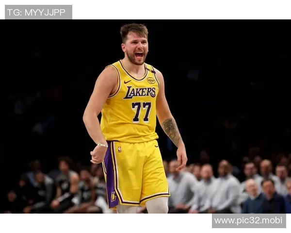 冲击赛点,戴维斯确定出战,后场悍将或缺席,詹姆斯发文赞东契奇 冲击赛点,戴维斯确定出战,后场悍将或缺席,詹姆斯发文赞东契奇